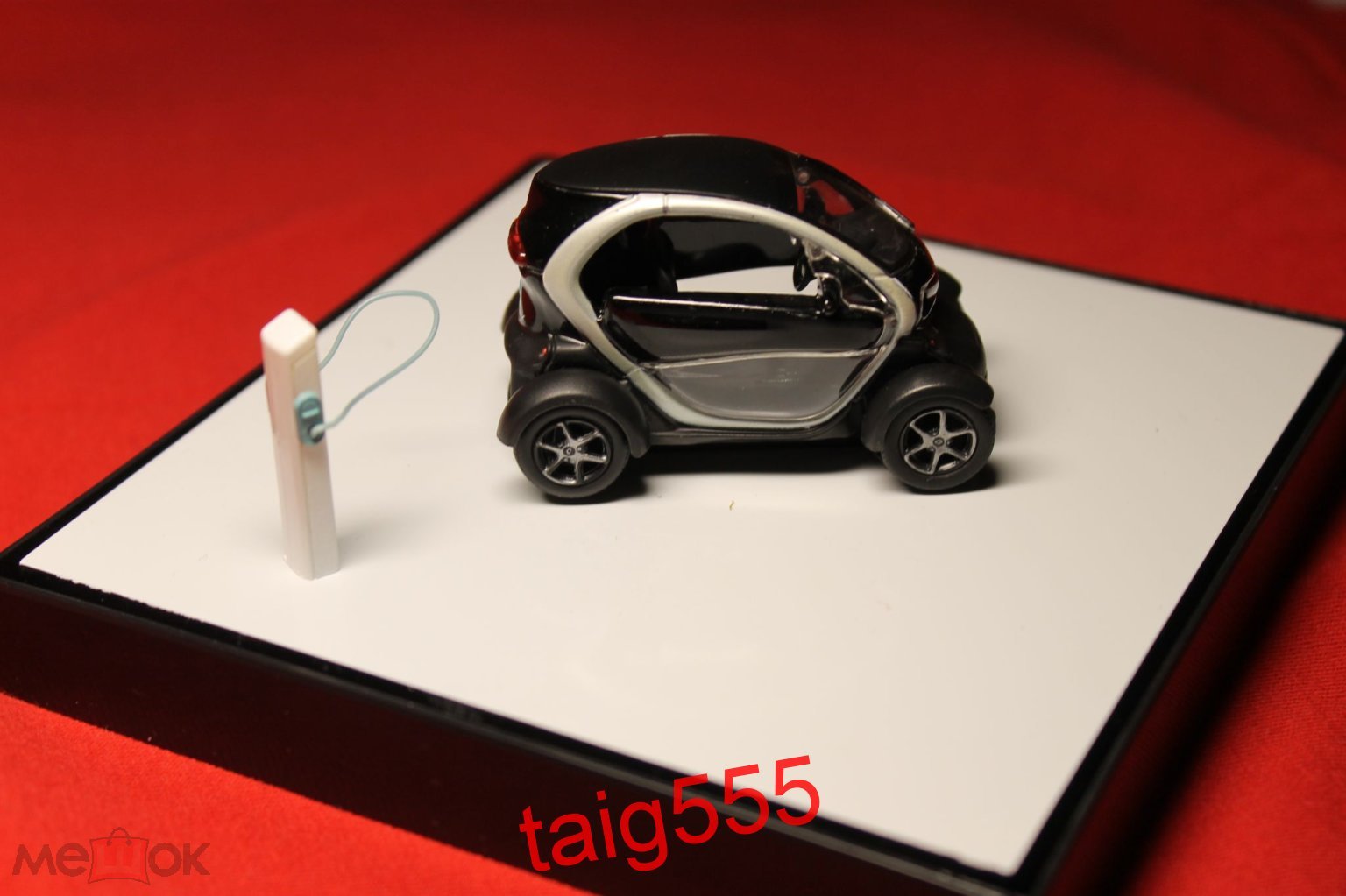 Модель 1:43 Рено Твизи,Renault Twizy