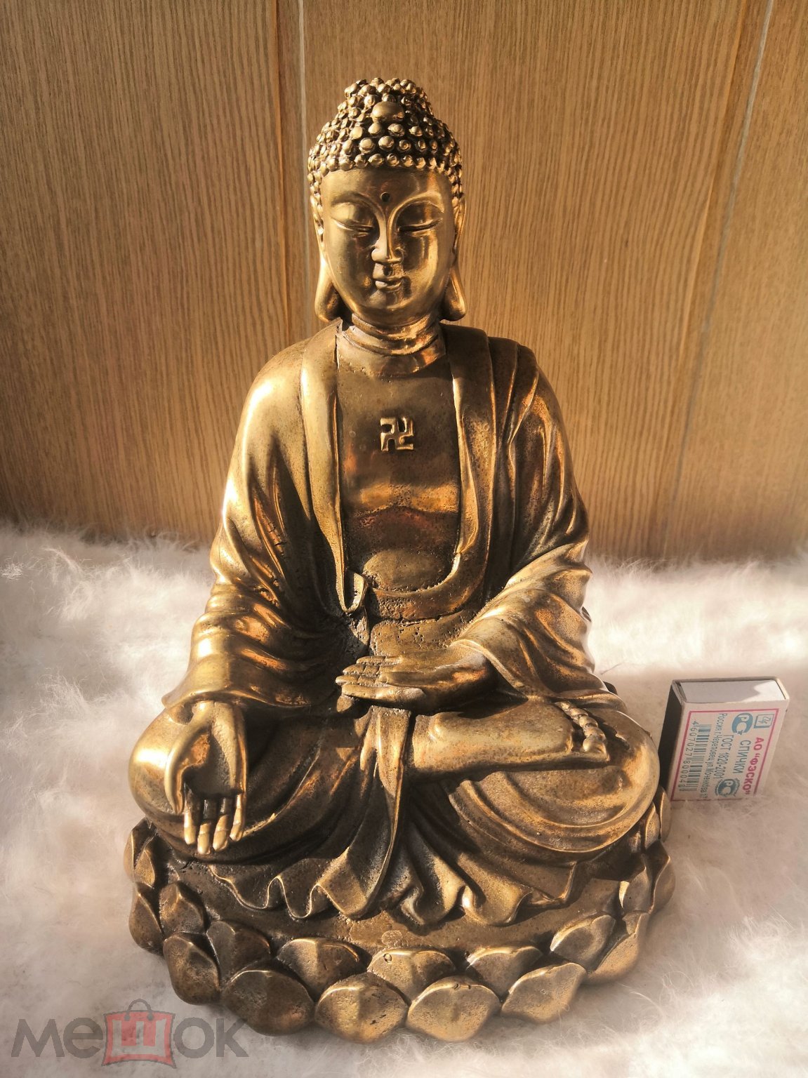 большой золотой Будда Индия свастика бронза 24 х 18 см .литье. Golden  Buddha . Large bronze