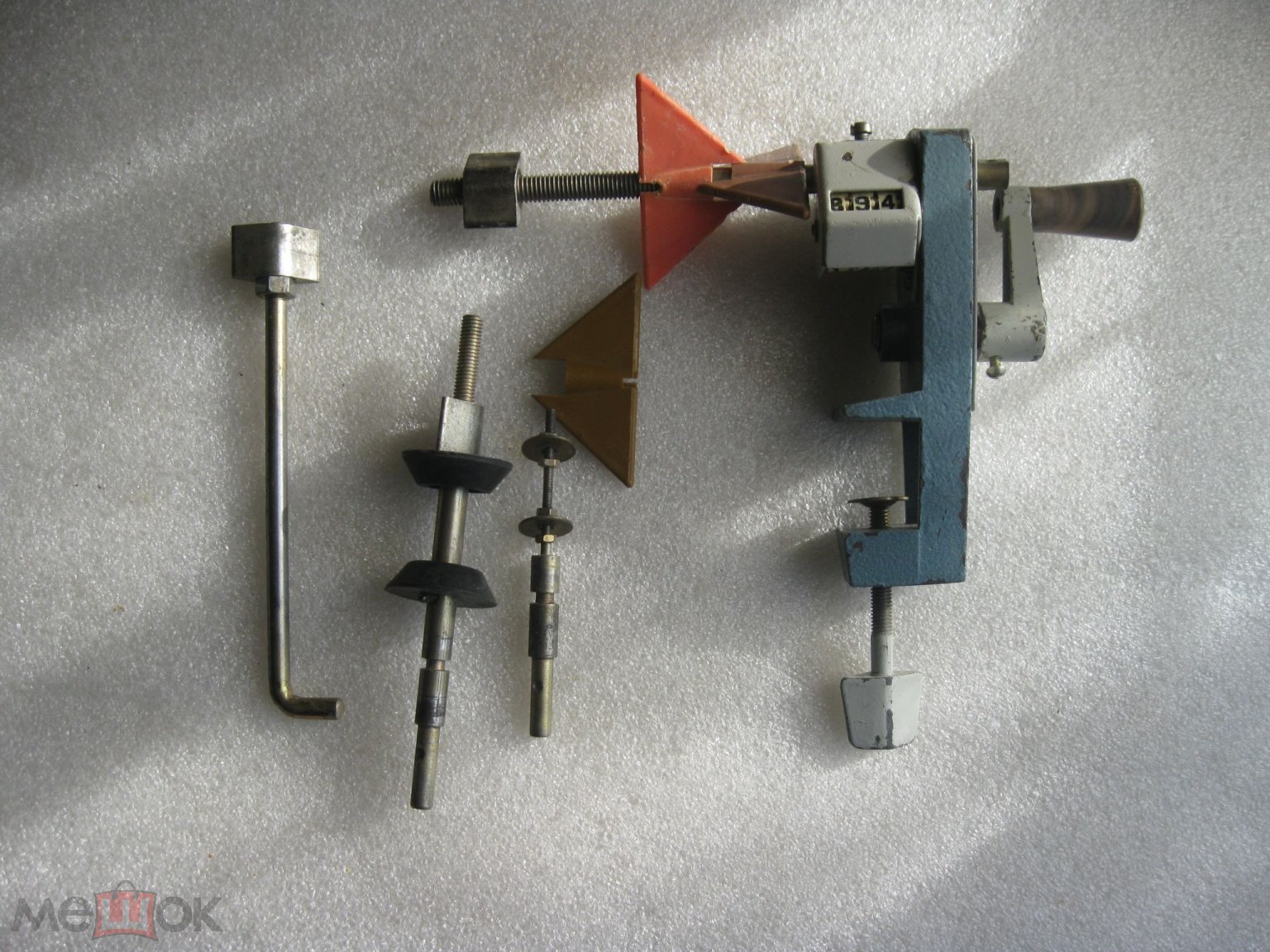 Станок для намотки проволоки на трансформаторы со счетчиком. Ручной.  Рабочий. Счетмаш.СССР. (торги завершены #297283555)