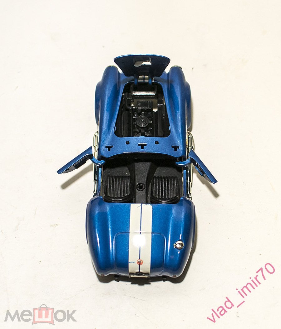 Модель машины Ford Shelby Cobra 427 гоночный автомобиль 1-24 Revell 1989г