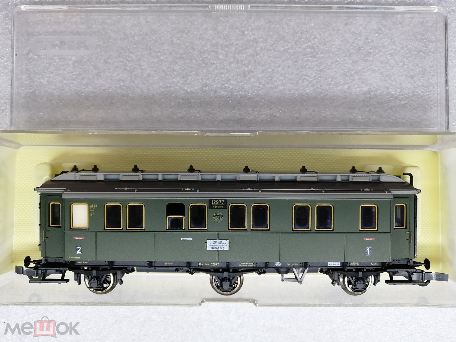 TRIX 52 3732 00 Вагон пассажирский 3-осный 1:87/HO/16,5 мм Вар. №3