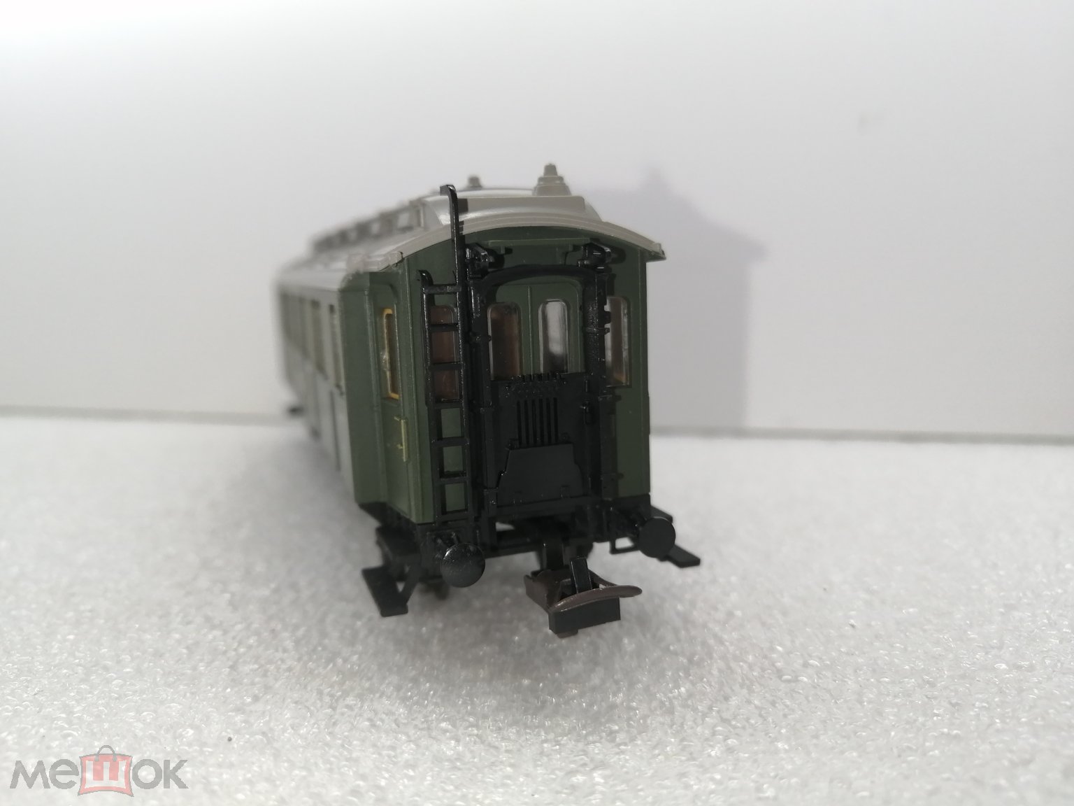 TRIX 52 3732 00 Вагон пассажирский 3-осный 1:87/HO/16,5 мм Вар. №3