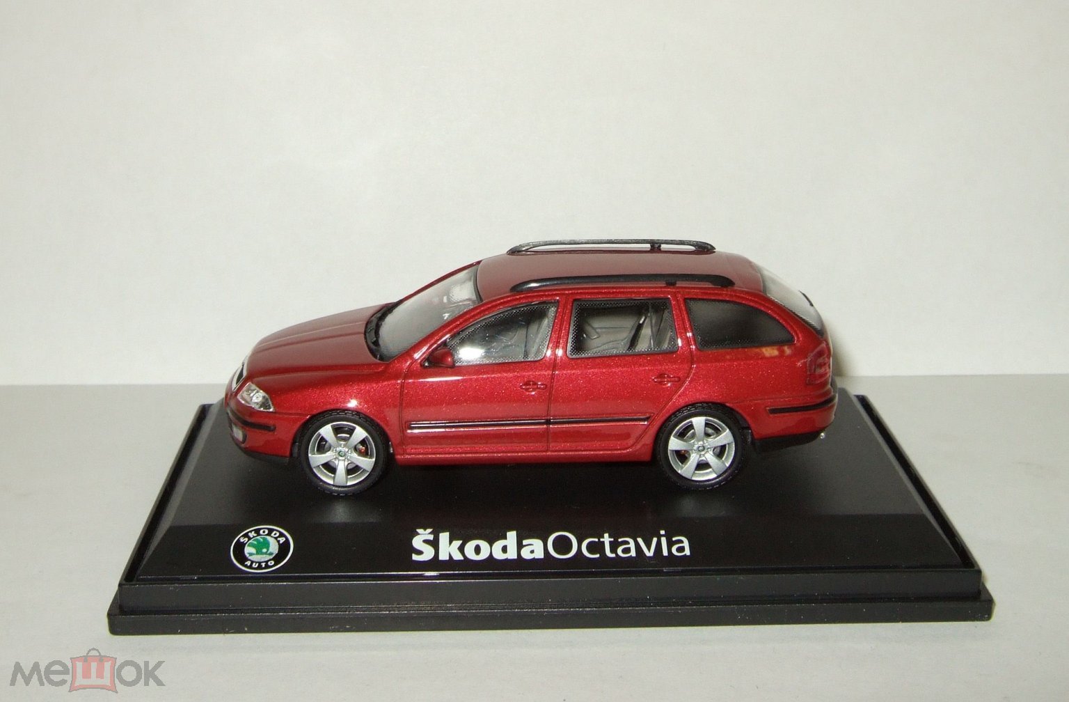 Шкода Skoda Octavia II Универсал Красный Abrex 1:43